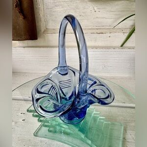 FENTON, VINTAGE, BLUE, GLASS BASKET WITH HANDLE. SMALL, PETAL LIKE BASKET.